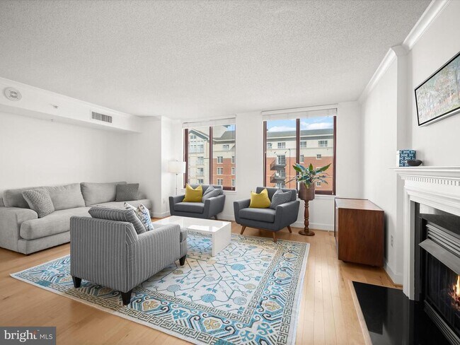 Building Photo - 1205 N Garfield St