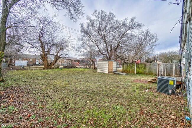 Building Photo - 3 Bed 1 Bath in Del City!