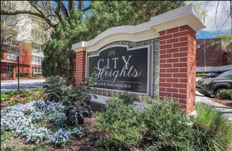 Building Photo - 2 Bed/1 Bath FULLY Furnished Condo at City Heights!