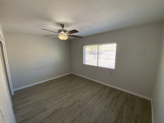 Building Photo - 2 Bedroom 2 Bath with Carport