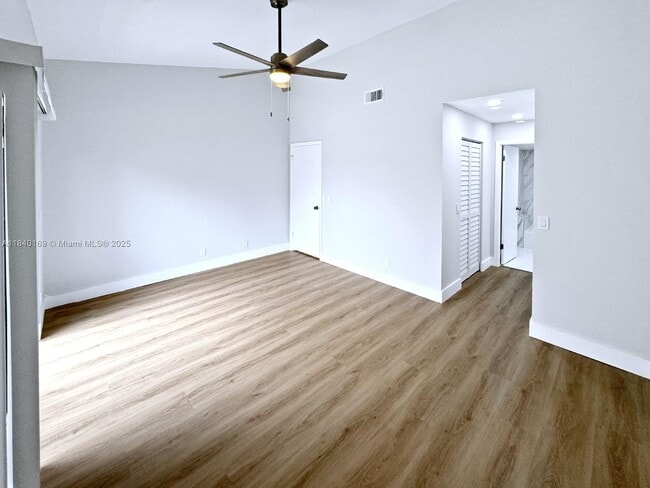 Building Photo - 9348 Chelsea Dr S