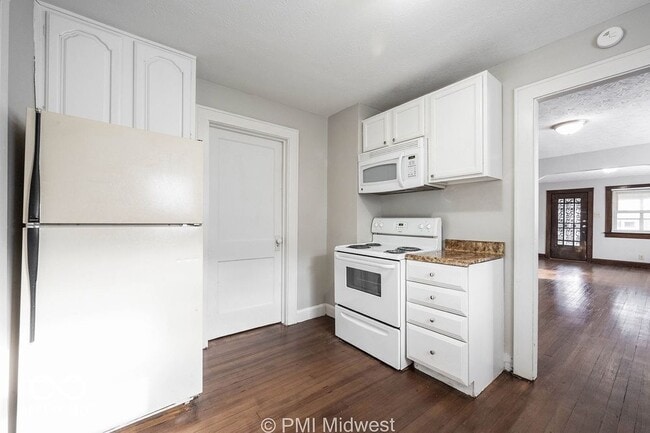 Building Photo - 4850 Hillside Ave