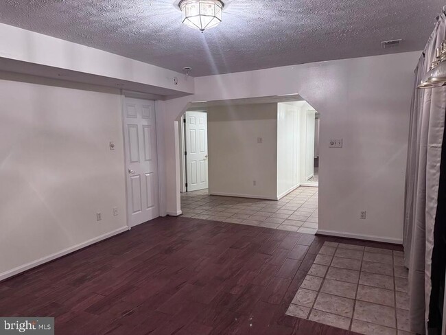 Building Photo - 2639 Middle Rd