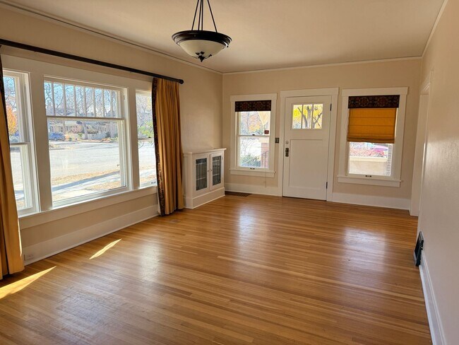 Building Photo - Nice single family home in the "OLD NORTH END"