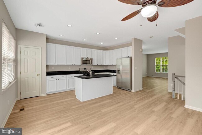 Building Photo - 2505 James Madison Cir