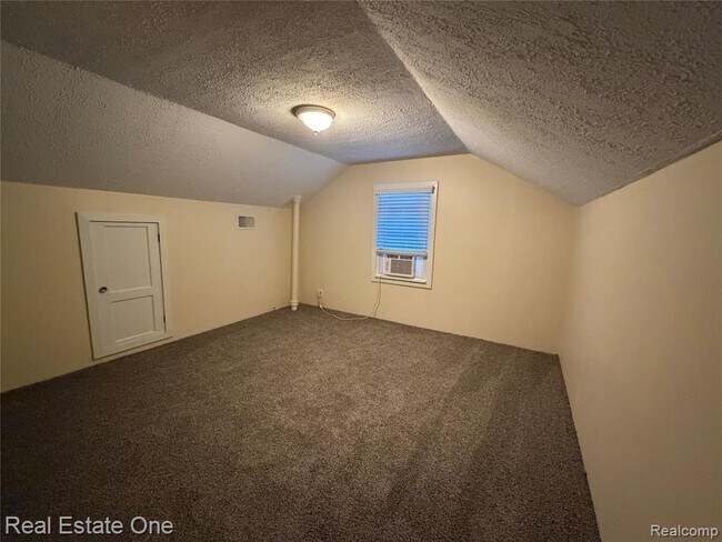 Building Photo - 524 Manatee Ave