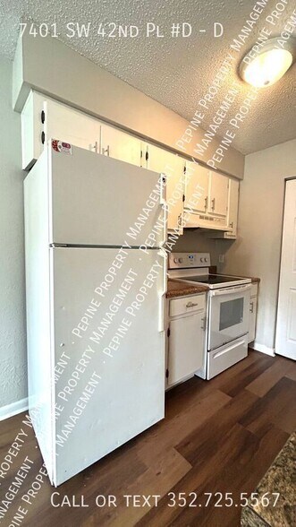 Building Photo - 7401 SW 42nd Pl