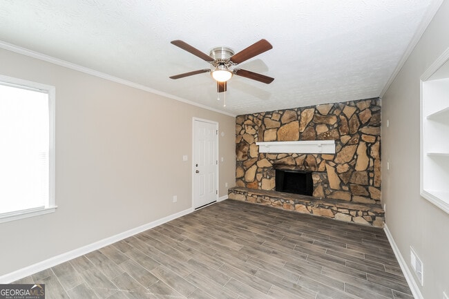 Building Photo - 4702 Lucerne Valley Rd SW