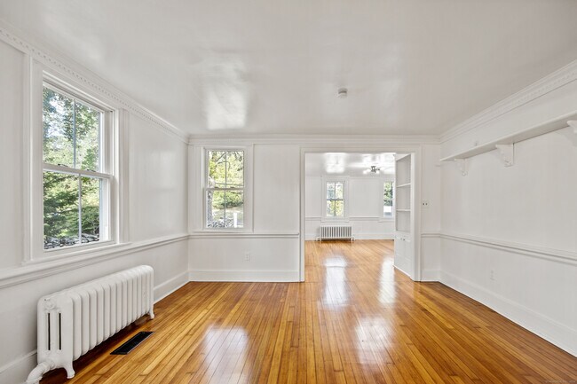 Building Photo - 2921 Nichols Ave