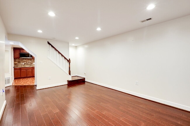 Building Photo - Welcome Home!!