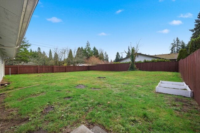 Building Photo - Move in Ready! 3 bedroom 1 bath, North Thurston School District.