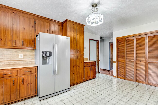 Building Photo - 421 Evanrude Ln