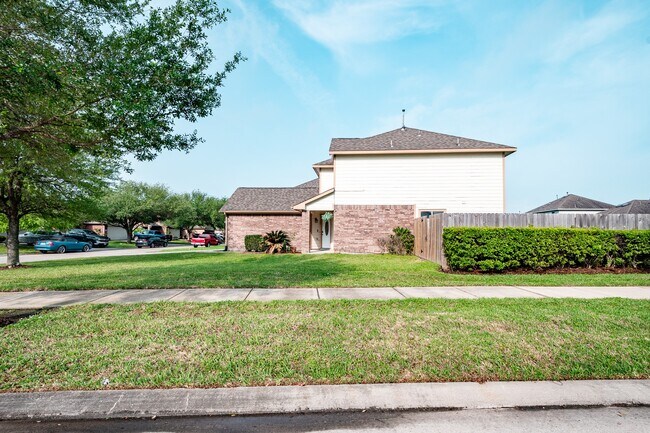 Building Photo - 4435 Crossvine Ave