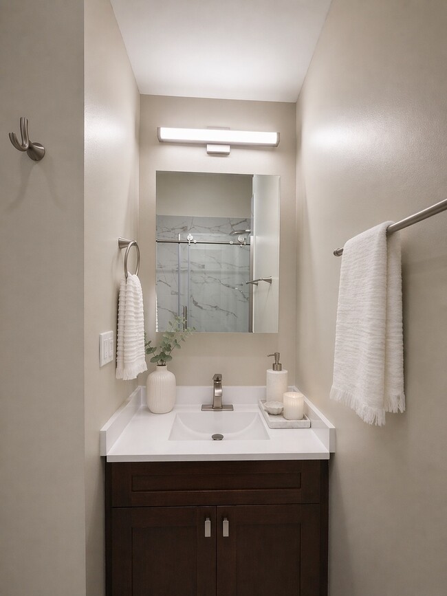 Building Photo - 1014 W George St