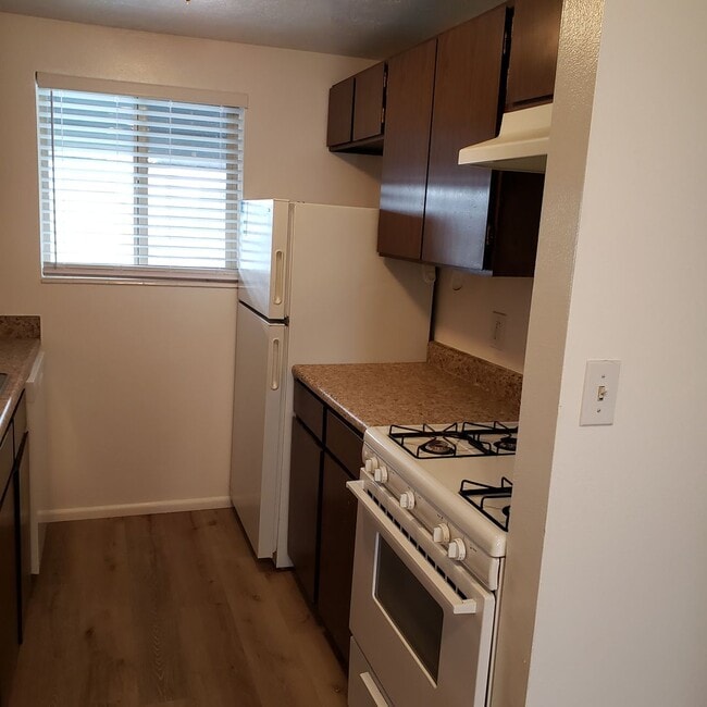 Building Photo - 1 B/ 1B Pet Friendly Apartment South of BYU