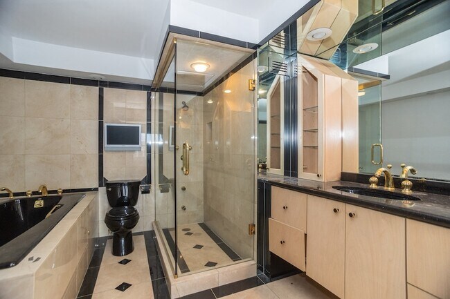 Building Photo - 1440 N Lake Shore Dr