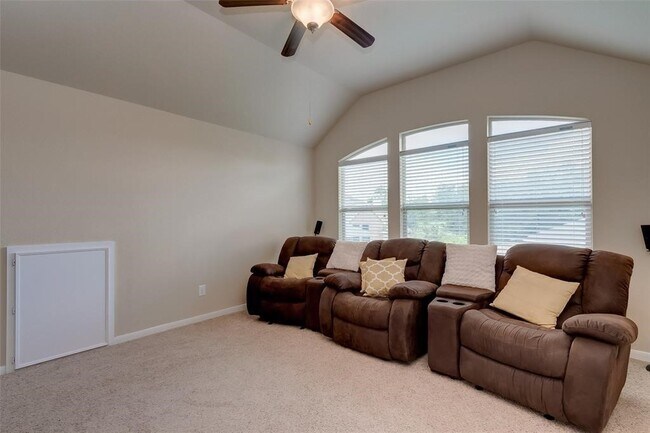 Building Photo - 3 Galleta Ct