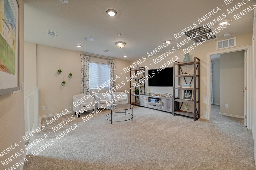 Building Photo - 310 Quail Finch Dr