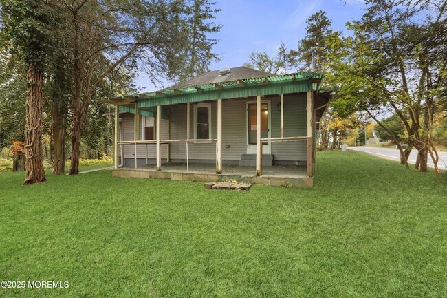 Building Photo - 61 Cassville Rd