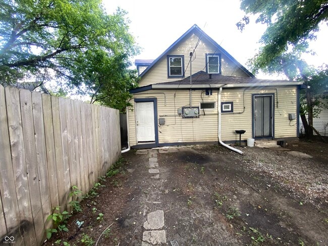 Building Photo - 328 N Elder Ave