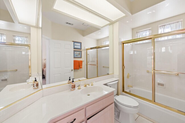 Building Photo - 37515 Heritage Way