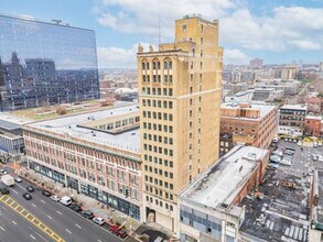 Building Photo - 605-607 Broad St