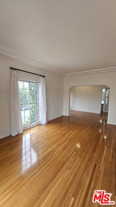 Building Photo - 152 S Roxbury Dr