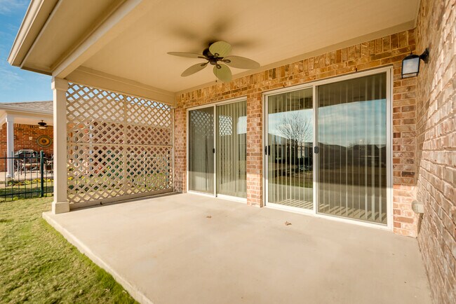 Building Photo - 249 Cascata Dr