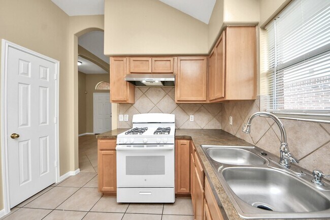 Building Photo - 8431 Taraglen Ct