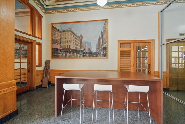 Building Photo - 400 Walnut St