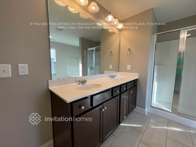 Building Photo - 5377 Roberta Crossing Dr