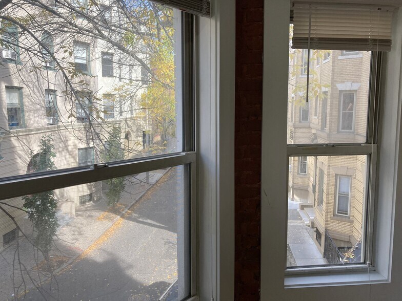 Building Photo - 45 Hemenway St
