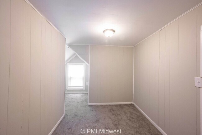 Building Photo - "Spacious 4-Bedroom Haven in Indianapolis ...