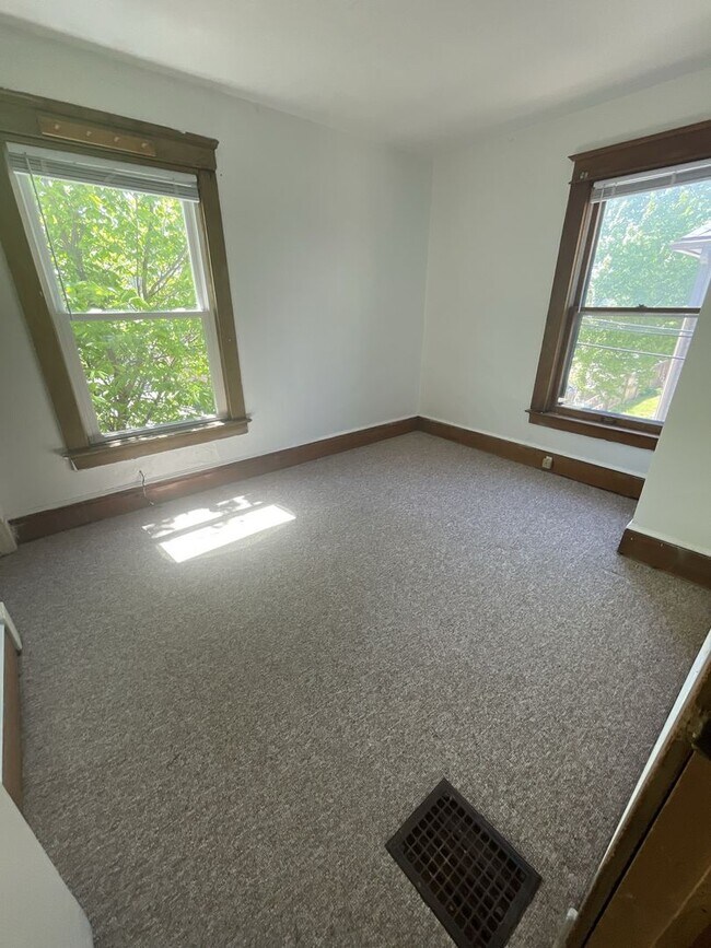 Building Photo - 952 Greenwood Ave