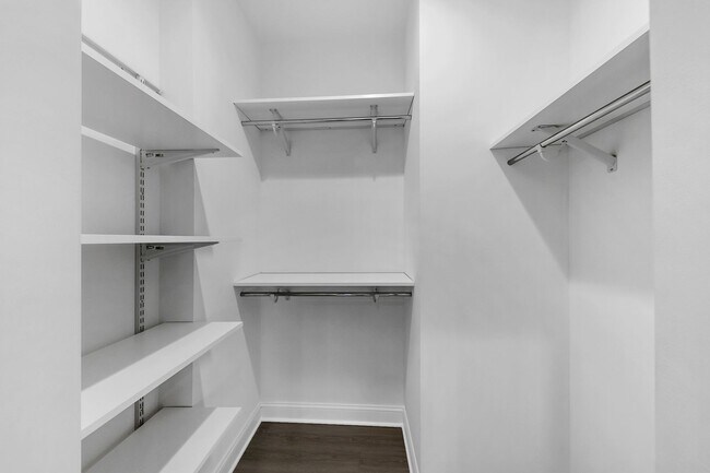 Building Photo - 560 Madison Ave