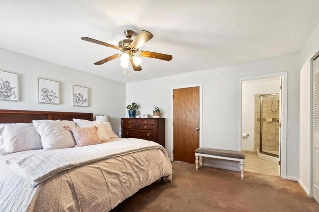 Building Photo - 4 Bedroom 2 Bath Townhome in Exton Station