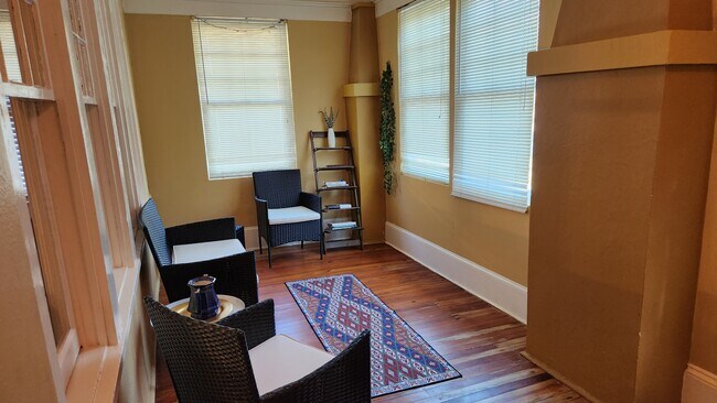 Building Photo - 2897 Sydney St