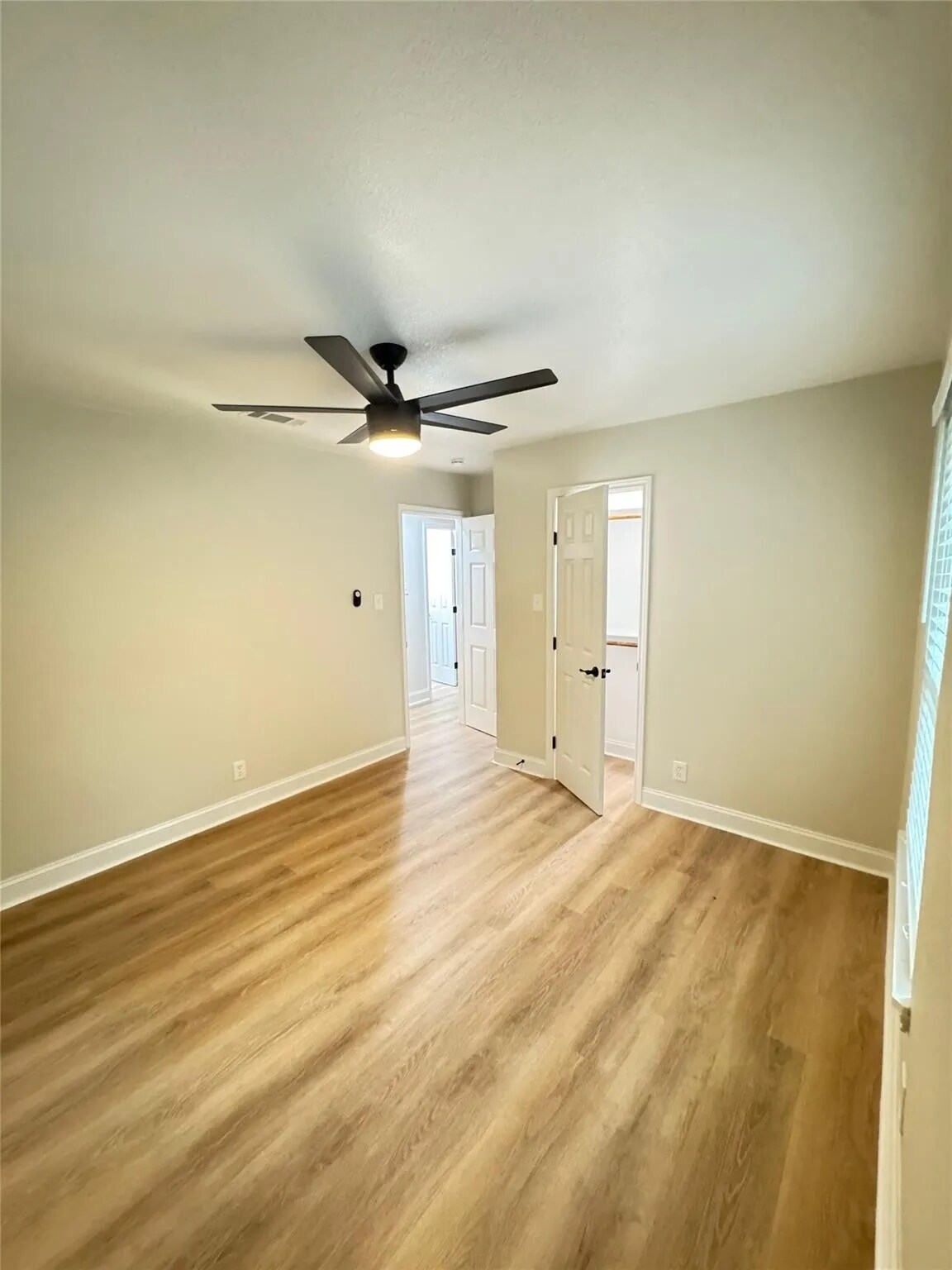 Building Photo - 728 Hilltop Cir
