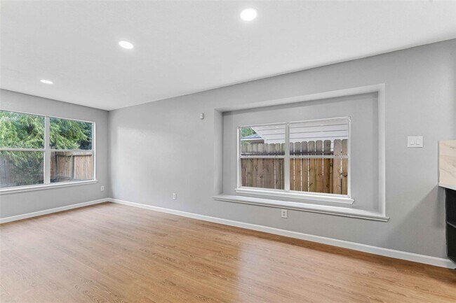 Building Photo - 22250 Queenbury Hills Dr