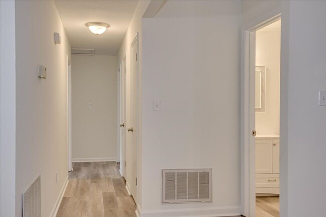 Building Photo - 4 Bed/2 Bath home in 30907 off of Furys Ferry Road