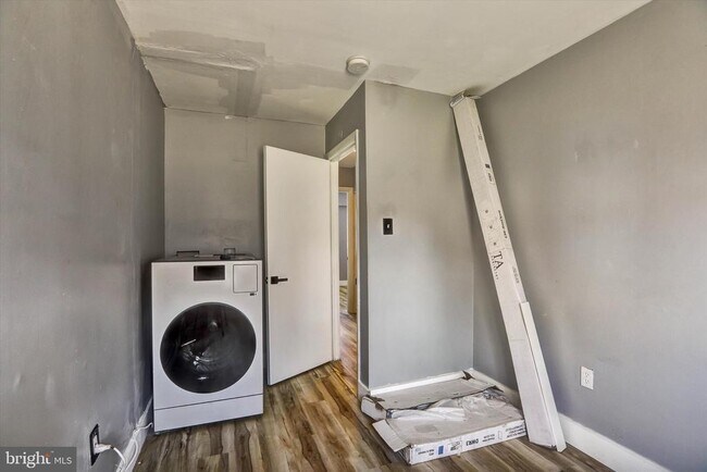 Building Photo - 63 Town Pines Ct