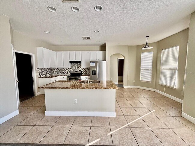 Building Photo - 2117 Lili Petal Ct