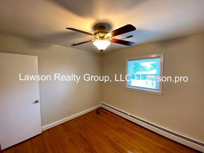 Building Photo - 1706 Glendon Rd