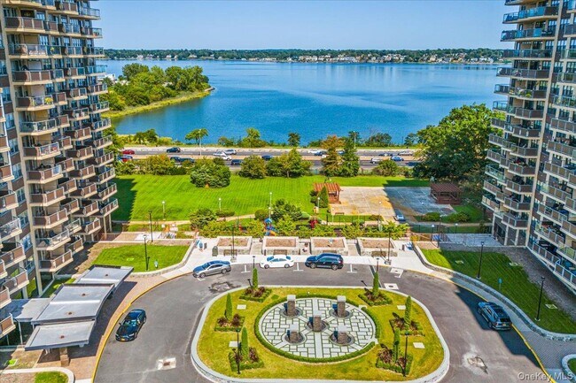 Building Photo - 17-85-85 215th St