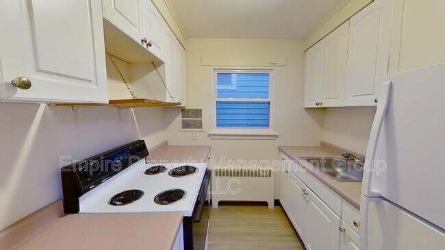 Building Photo - 31 Parkwood St