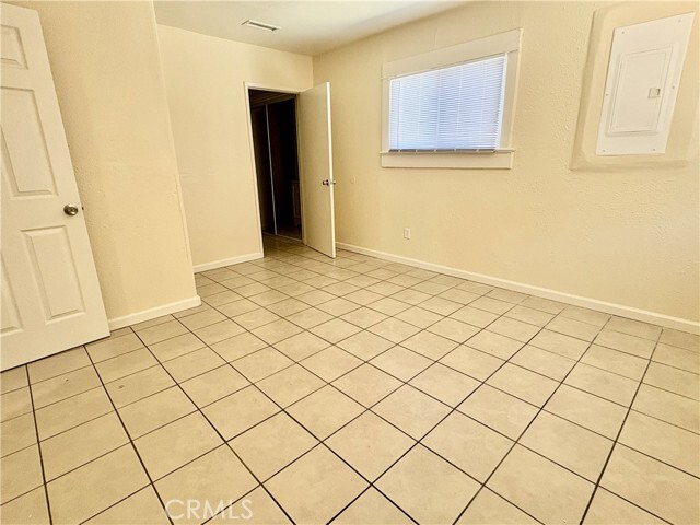 Building Photo - 1360 Poplar St