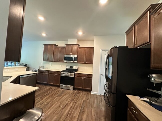 Building Photo - Like New Beautiful home in Wesley Chapel