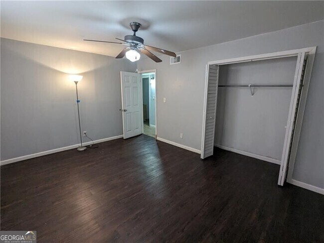 Building Photo - 365 Winding River Dr