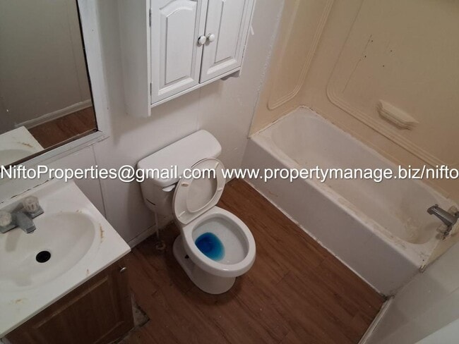 Building Photo - 5584 Aenon Ln