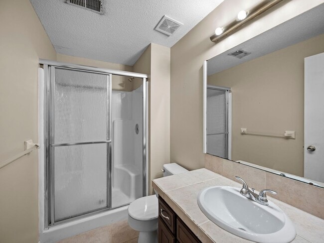 Building Photo - 3 Bedroom Golden Valley Home